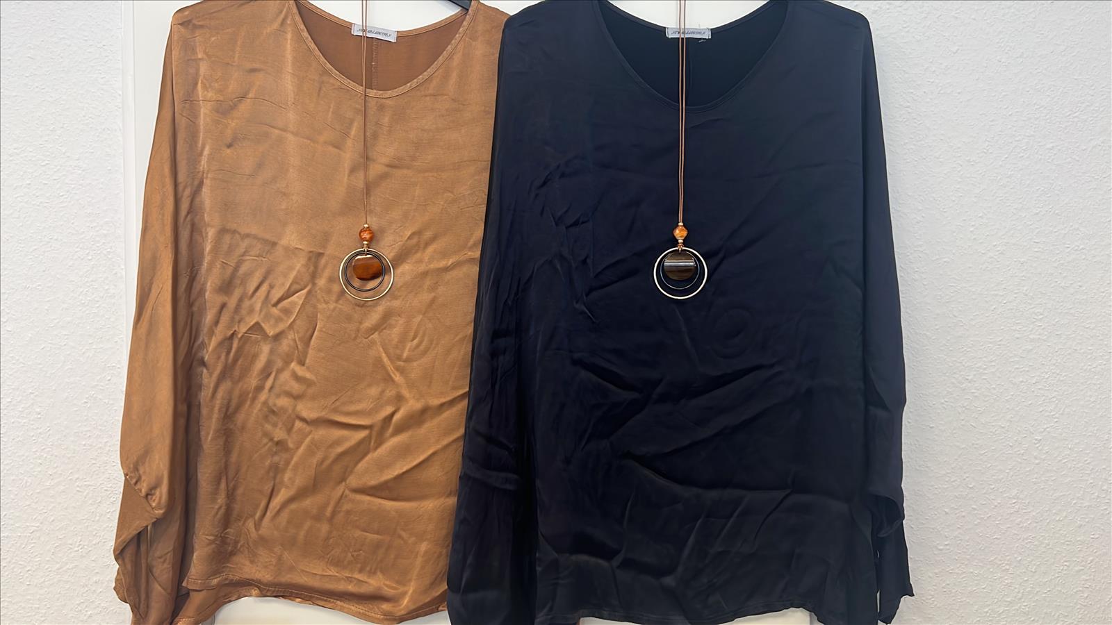 DW-Empire - Damenmode, Kindermode, Accessoires, Taschen, Tücher | big seiden look poncho style oberteil | Artikel-Nr. 13173 | Kategorie: Oberteile / Blusen | Angebot: Damenbekleidung, Damen Accessoires, Schuhe, Dessous, Große Größen, Young Fashion, Landhausmode, Leather Wear, Sofortprogramme, Orderware | Adresse: DW-Empire - Johanniskirchstr. 94 - 45329 Essen - Tel: 021311783220 - info@dw-empire.de