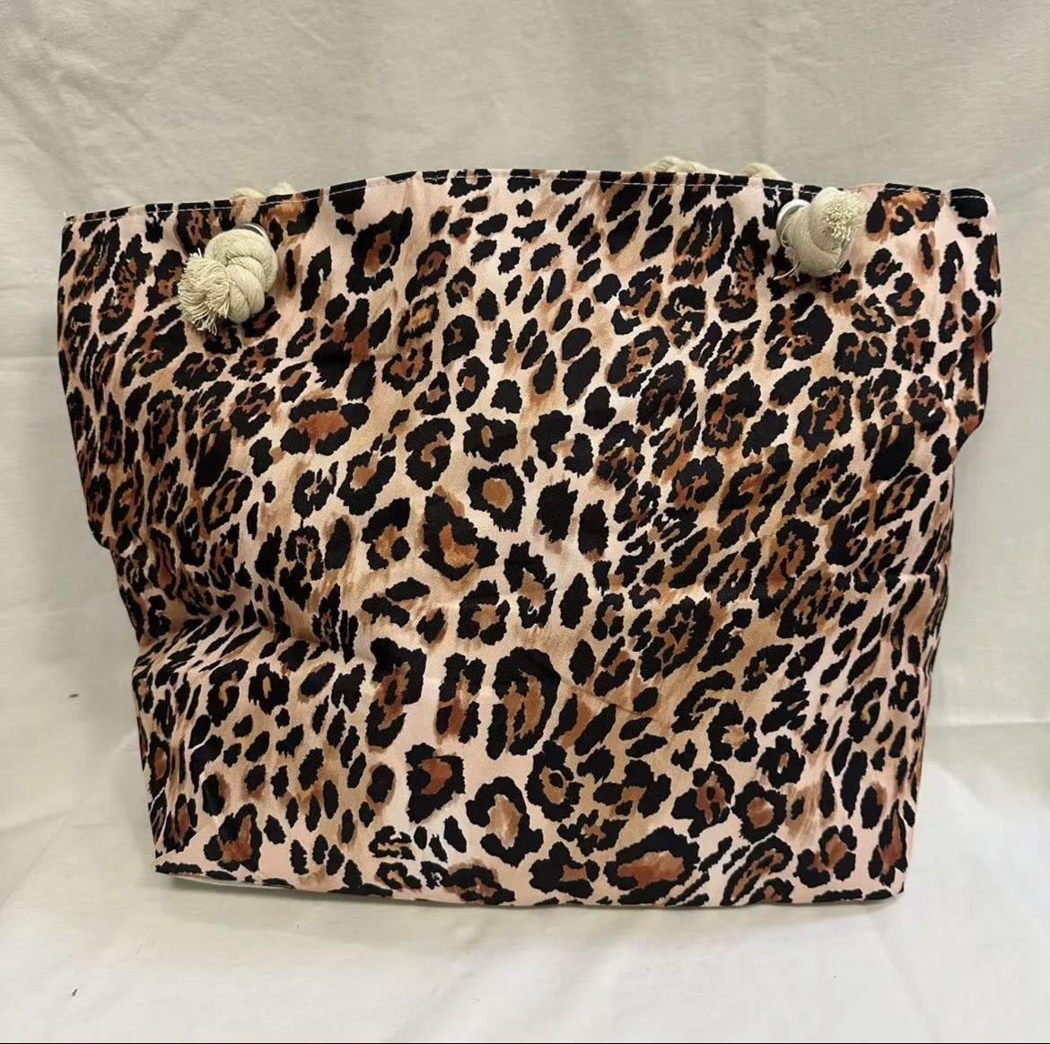 DW-Empire - Damenmode, Kindermode, Accessoires, Taschen, Tücher | Angebot: Damenbekleidung, Damen Accessoires, Schuhe, Dessous, Große Größen, Young Fashion, Landhausmode, Leather Wear, Sofortprogramme, Orderware | Adresse: DW-Empire - Johanniskirchstr. 94 - 45329 Essen - Tel: 021311783220 - info@dw-empire.de