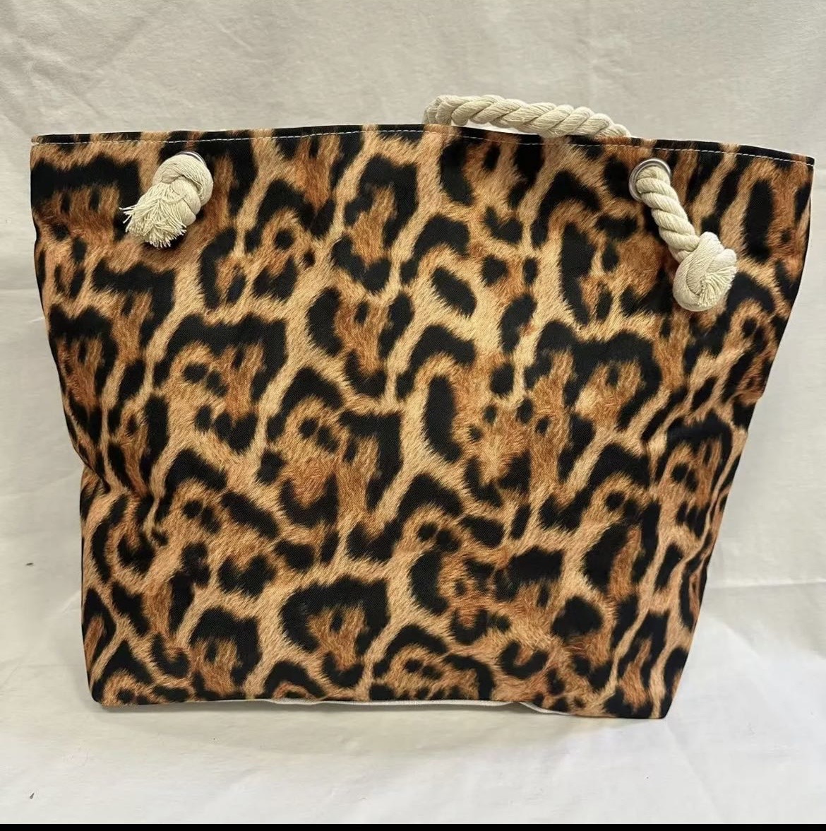 DW-Empire - Damenmode, Kindermode, Accessoires, Taschen, Tücher | Angebot: Damenbekleidung, Damen Accessoires, Schuhe, Dessous, Große Größen, Young Fashion, Landhausmode, Leather Wear, Sofortprogramme, Orderware | Adresse: DW-Empire - Johanniskirchstr. 94 - 45329 Essen - Tel: 021311783220 - info@dw-empire.de