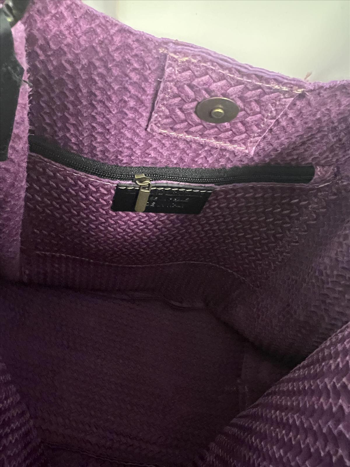 DW-Empire - Damenmode, Kindermode, Accessoires, Taschen, Tücher | Kategorie: Accessoires / Taschen | Angebot: Damenbekleidung, Damen Accessoires, Schuhe, Dessous, Große Größen, Young Fashion, Landhausmode, Leather Wear, Sofortprogramme, Orderware | Adresse: DW-Empire - Johanniskirchstr. 94 - 45329 Essen - Tel: 021311783220 - info@dw-empire.de