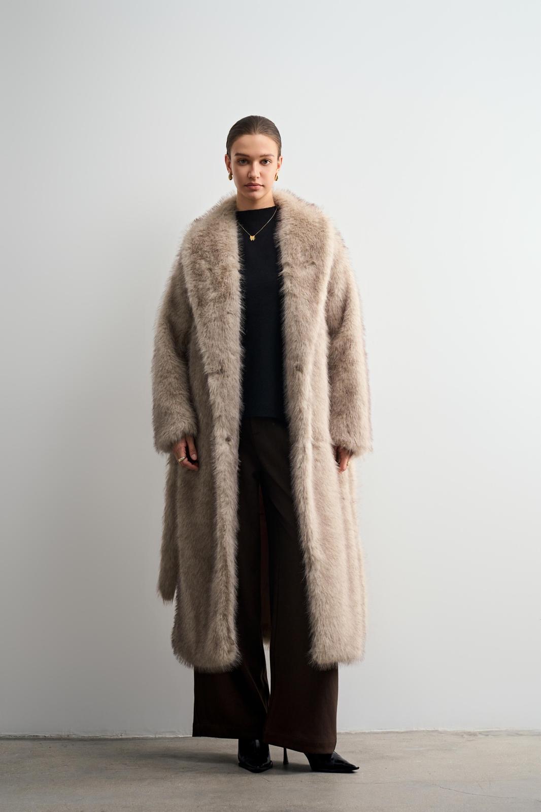 DW-Empire - Damenmode, Kindermode, Accessoires, Taschen, Tücher | Angebot: Damenbekleidung, Damen Accessoires, Schuhe, Dessous, Große Größen, Young Fashion, Landhausmode, Leather Wear, Sofortprogramme, Orderware | Adresse: DW-Empire - Johanniskirchstr. 94 - 45329 Essen - Tel: 021311783220 - info@dw-empire.de