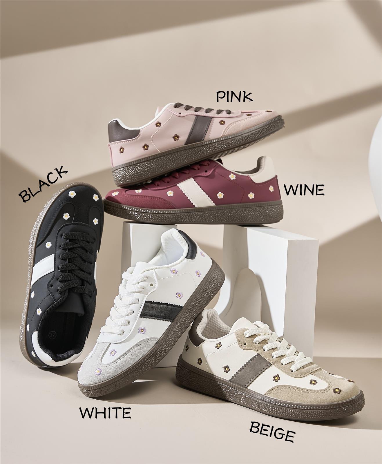 Hier geht's zum Shop von: Ala Mode Fashion-DOB;Accessoires;Leather Wear; Young Fashion - Neuss | Artikel-Nr. BF9 | Sneakers (6 Paare) | A (36 Bis 40) 1x36 1x37 2x38 1x39 1x40 B (37 Bis 41) 1x37 1x38 2x39 1x40 1x41 | Kategorie: Schuhe / Sneakers (6 Paare) | Adresse: Ala Mode Fashion - Breslauerstr. 8 Raum 113 - 41460 neuss - Tel: 021312091616 - ala-mode@web.de | Angebot: Sofortprogramme, Orderware