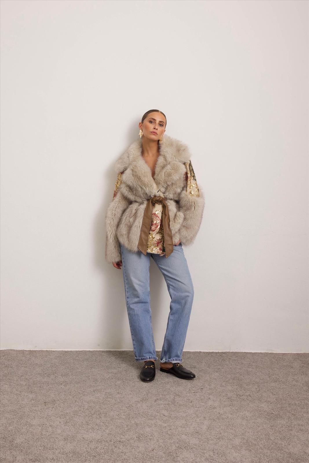 Ala Mode Fashion-DOB;Accessoires;Leather Wear; Young Fashion - Neuss | Kategorie: Mantel | Angebot: Sofortprogramme, Orderware | Adresse: Ala Mode Fashion - Breslauerstr. 8 Raum 113 - 41460 neuss - Tel: 021312091616 - ala-mode@web.de