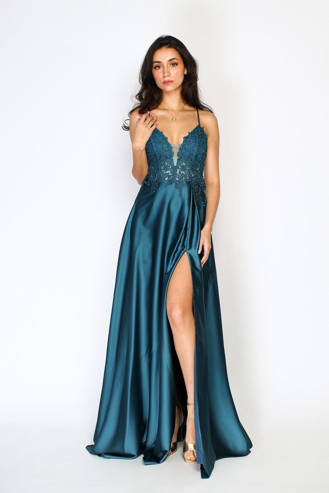 Hier geht's zum Shop von: Secrets Trends - Abendmode, Juju Christine, Lautinel, Jacken | Artikel-Nr. CF99751 | Abendkleid | Kategorie: Abendkleider Juju&Christine / Lange Abendkleider | Adresse: Secret-Trends - Otto-Hahn-Str.1 Haus 1 - 63303 Dreieich - Tel: 06103 939913 - secret.trends@yahoo.com | Angebot: Damenbekleidung, Große Größen, Young Fashion, Orderware
