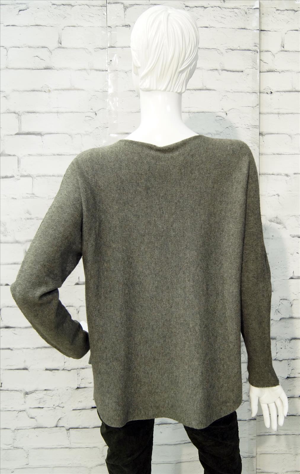 Bhatti Mode GmbH - Young fashion, DOB - Blusen, Hosen Jacken, Jeans, Kleider, Pullover etc. | Kategorie: Shirt/Bluse/Pullover | Angebot: Damenbekleidung, Young Fashion, Sofortprogramme | Adresse: Bhatti Mode GmbH - Breslauer Str. 8 - 41460 Neuss - Tel: 02131-130004 - gurdip-bhatti@t-online.de