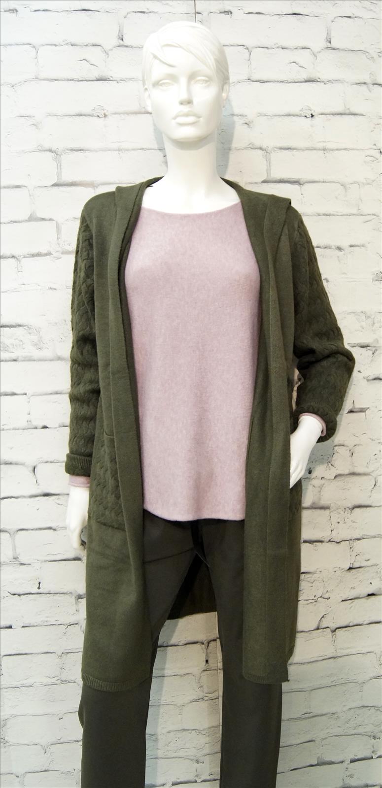 Bhatti Mode GmbH - Young fashion, DOB - Blusen, Hosen Jacken, Jeans, Kleider, Pullover etc. | Kategorie: Blazer/Jacke/Mantel | Angebot: Damenbekleidung, Young Fashion, Sofortprogramme | Adresse: Bhatti Mode GmbH - Breslauer Str. 8 - 41460 Neuss - Tel: 02131-130004 - gurdip-bhatti@t-online.de