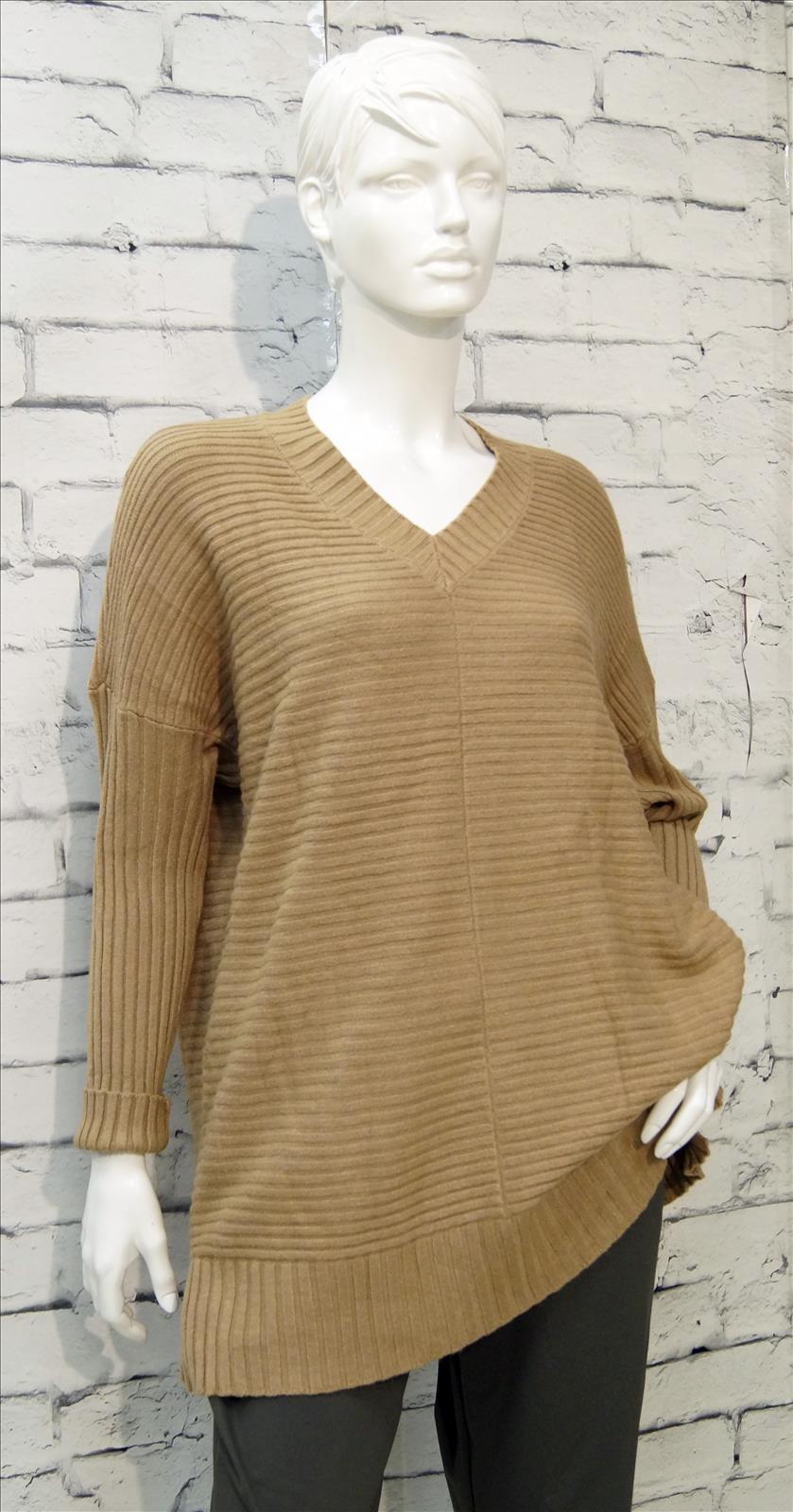Bhatti Mode GmbH - Young fashion, DOB - Blusen, Hosen Jacken, Jeans, Kleider, Pullover etc. | Artikel-Nr. 16696 | Bigpulli Ripp | # Pullover mit Rippenmuster ## schön elastisch # # V-Ausschnitt ## A-A Linie 63cm ## 50%Viskose,28%Polyamid,22%Modal # | Kategorie: Shirt/Bluse/Pullover | Angebot: Damenbekleidung, Young Fashion, Sofortprogramme | Adresse: Bhatti Mode GmbH - Breslauer Str. 8 - 41460 Neuss - Tel: 02131-130004 - gurdip-bhatti@t-online.de