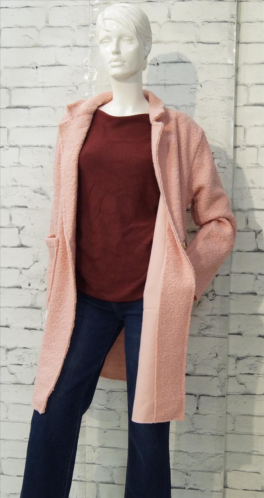 Bhatti Mode GmbH - Young fashion, DOB - Blusen, Hosen Jacken, Jeans, Kleider, Pullover etc. | Artikel-Nr. 16698 | Mantel Boucle | # lässiger Kurzmantel ## 2 Taschen ## ungefüttert ## 100%Polyester # | Kategorie: Blazer/Jacke/Mantel | Angebot: Damenbekleidung, Young Fashion, Sofortprogramme | Adresse: Bhatti Mode GmbH - Breslauer Str. 8 - 41460 Neuss - Tel: 02131-130004 - gurdip-bhatti@t-online.de