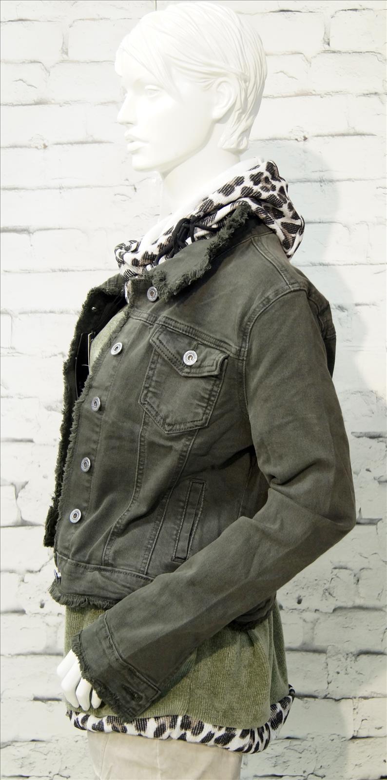 Bhatti Mode GmbH - Young fashion, DOB - Blusen, Hosen Jacken, Jeans, Kleider, Pullover etc. | Kategorie: Blazer/Jacke/Mantel | Angebot: Damenbekleidung, Young Fashion, Sofortprogramme | Adresse: Bhatti Mode GmbH - Breslauer Str. 8 - 41460 Neuss - Tel: 02131-130004 - gurdip-bhatti@t-online.de