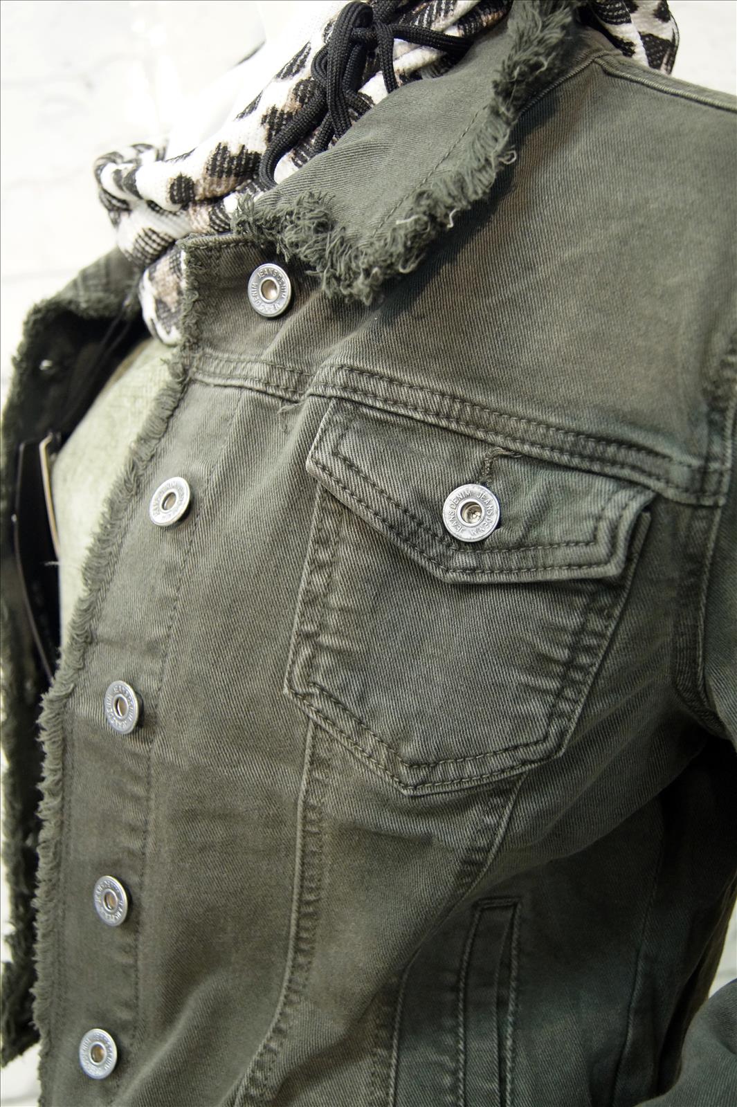 Bhatti Mode GmbH - Young fashion, DOB - Blusen, Hosen Jacken, Jeans, Kleider, Pullover etc. | Kategorie: Blazer/Jacke/Mantel | Angebot: Damenbekleidung, Young Fashion, Sofortprogramme | Adresse: Bhatti Mode GmbH - Breslauer Str. 8 - 41460 Neuss - Tel: 02131-130004 - gurdip-bhatti@t-online.de