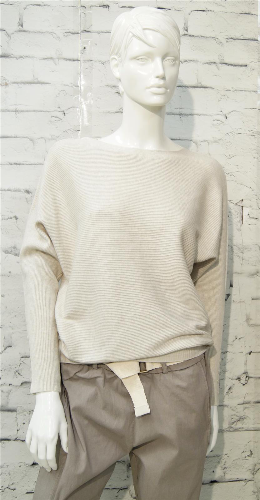 Bhatti Mode GmbH - Young fashion, DOB - Blusen, Hosen Jacken, Jeans, Kleider, Pullover etc. | Artikel-Nr. 16704 | Pulli Knöpfe | # fein gerippter Pulli ## Zierknöpfe an den Ärmeln ## lässiger Schnitt ## 50%Viskose,28%Polyamid,22%Modal # | Kategorie: Shirt/Bluse/Pullover | Angebot: Damenbekleidung, Young Fashion, Sofortprogramme | Adresse: Bhatti Mode GmbH - Breslauer Str. 8 - 41460 Neuss - Tel: 02131-130004 - gurdip-bhatti@t-online.de