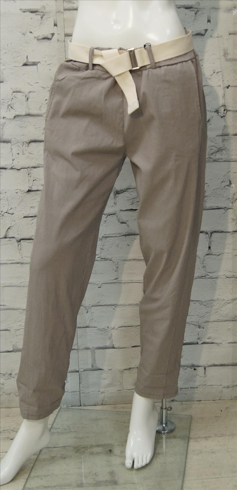 Bhatti Mode GmbH - Young fashion, DOB - Blusen, Hosen Jacken, Jeans, Kleider, Pullover etc. | Artikel-Nr. 16705 | Stretchhose | # Stretchhose mit Gummizug und Gürtel ## Ziernaht an der Seite ## 4 Pocket ## 60%Cotton,20%Viskose,10%Nylon,10% # | Angebot: Damenbekleidung, Young Fashion, Sofortprogramme | Adresse: Bhatti Mode GmbH - Breslauer Str. 8 - 41460 Neuss - Tel: 02131-130004 - gurdip-bhatti@t-online.de