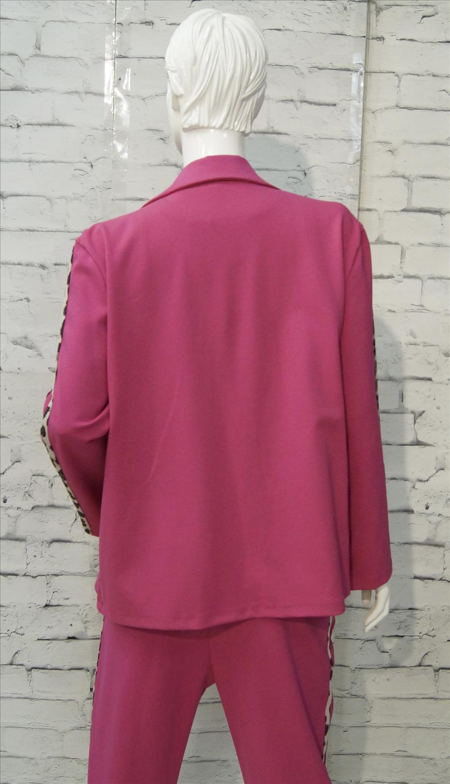 Bhatti Mode GmbH - Young fashion, DOB - Blusen, Hosen Jacken, Jeans, Kleider, Pullover etc. | Kategorie: Blazer/Jacke/Mantel | Angebot: Damenbekleidung, Young Fashion, Sofortprogramme | Adresse: Bhatti Mode GmbH - Breslauer Str. 8 - 41460 Neuss - Tel: 02131-130004 - gurdip-bhatti@t-online.de