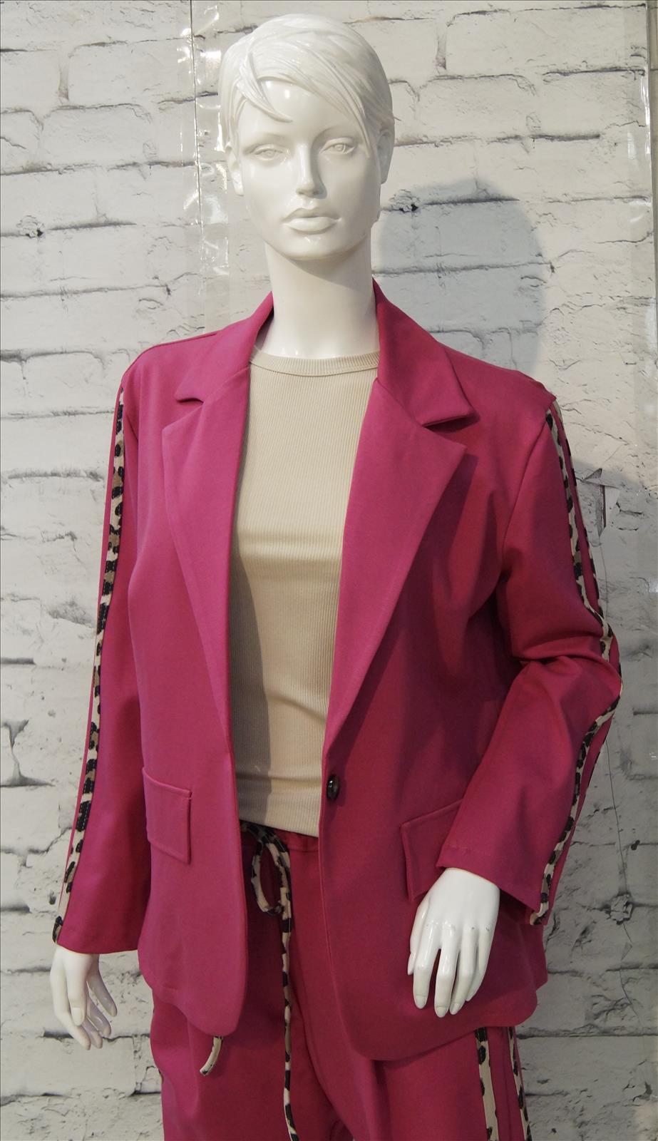 Bhatti Mode GmbH - Young fashion, DOB - Blusen, Hosen Jacken, Jeans, Kleider, Pullover etc. | Kategorie: Blazer/Jacke/Mantel | Angebot: Damenbekleidung, Young Fashion, Sofortprogramme | Adresse: Bhatti Mode GmbH - Breslauer Str. 8 - 41460 Neuss - Tel: 02131-130004 - gurdip-bhatti@t-online.de