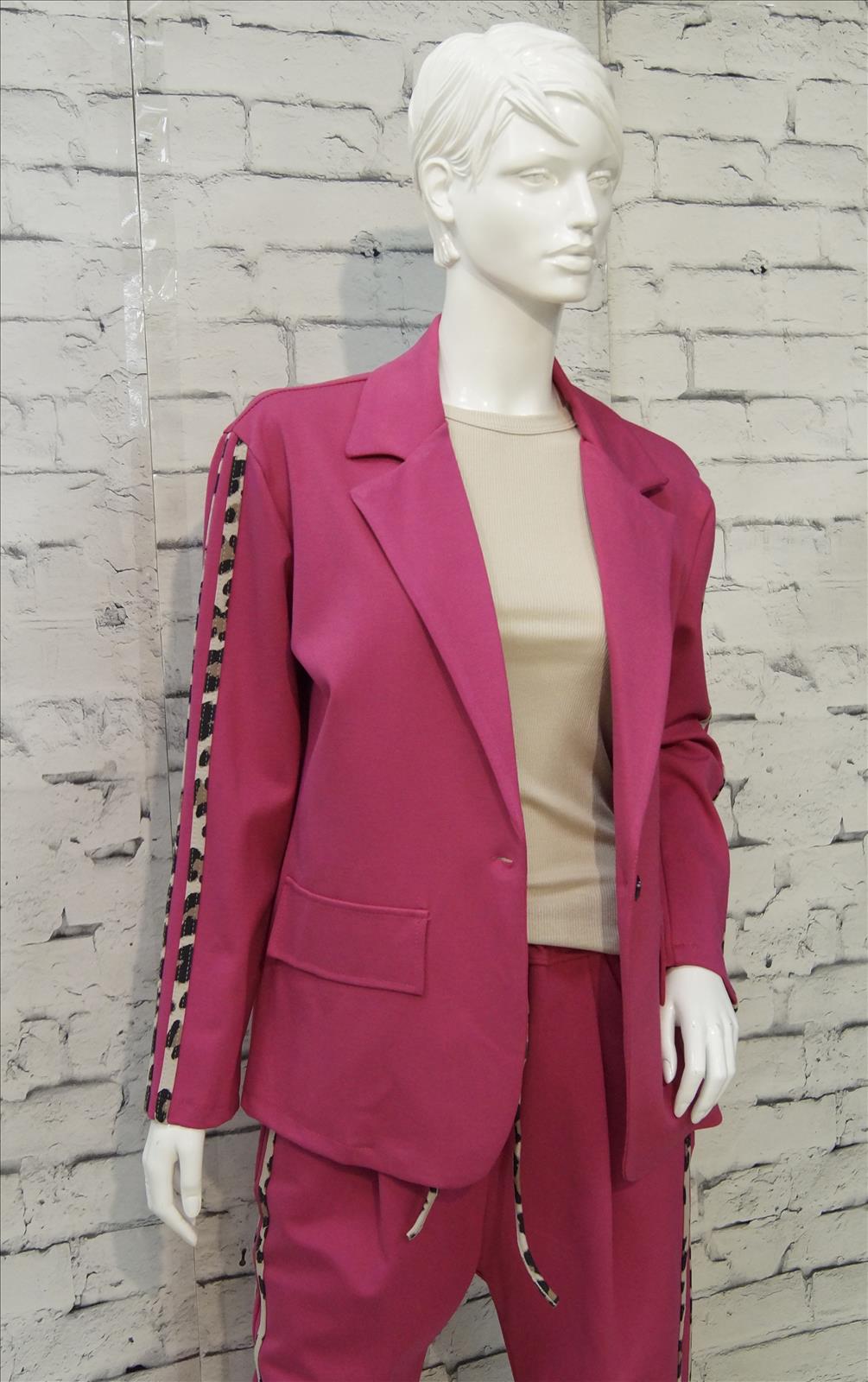 Bhatti Mode GmbH - Young fashion, DOB - Blusen, Hosen Jacken, Jeans, Kleider, Pullover etc. | Kategorie: Blazer/Jacke/Mantel | Angebot: Damenbekleidung, Young Fashion, Sofortprogramme | Adresse: Bhatti Mode GmbH - Breslauer Str. 8 - 41460 Neuss - Tel: 02131-130004 - gurdip-bhatti@t-online.de