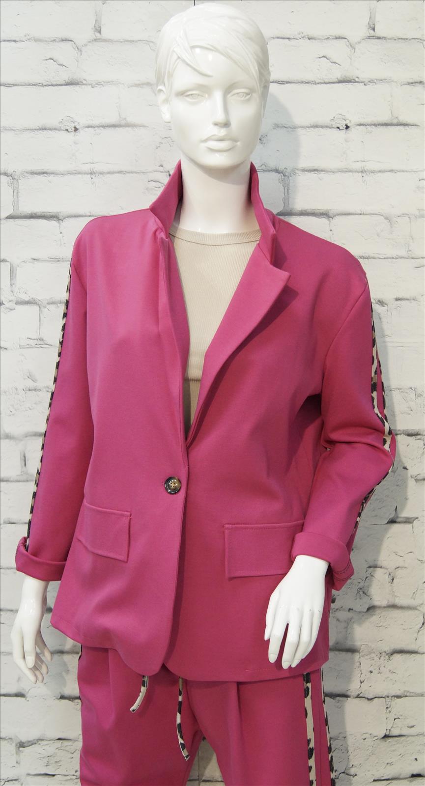 Bhatti Mode GmbH - Young fashion, DOB - Blusen, Hosen Jacken, Jeans, Kleider, Pullover etc. | Kategorie: Blazer/Jacke/Mantel | Angebot: Damenbekleidung, Young Fashion, Sofortprogramme | Adresse: Bhatti Mode GmbH - Breslauer Str. 8 - 41460 Neuss - Tel: 02131-130004 - gurdip-bhatti@t-online.de
