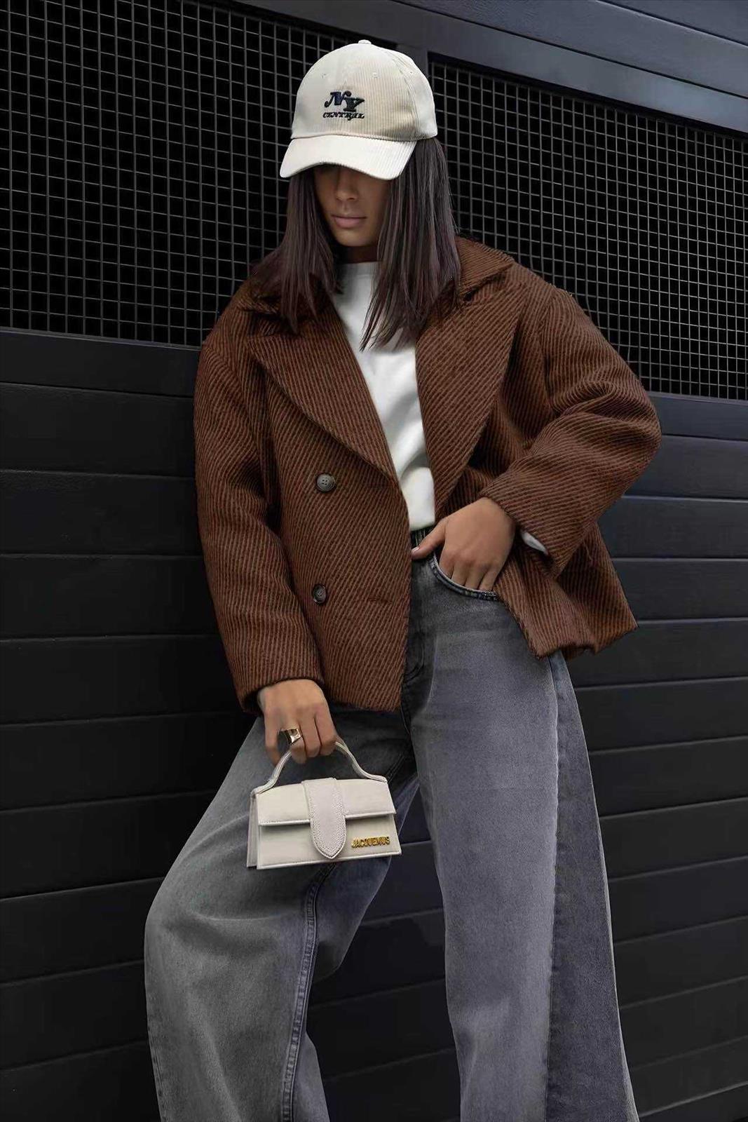 Ala Mode Fashion-DOB;Accessoires;Leather Wear; Young Fashion - Neuss | Kategorie: Jacke | Angebot: Sofortprogramme, Orderware | Adresse: Ala Mode Fashion - Breslauerstr. 8 Raum 113 - 41460 neuss - Tel: 021312091616 - ala-mode@web.de