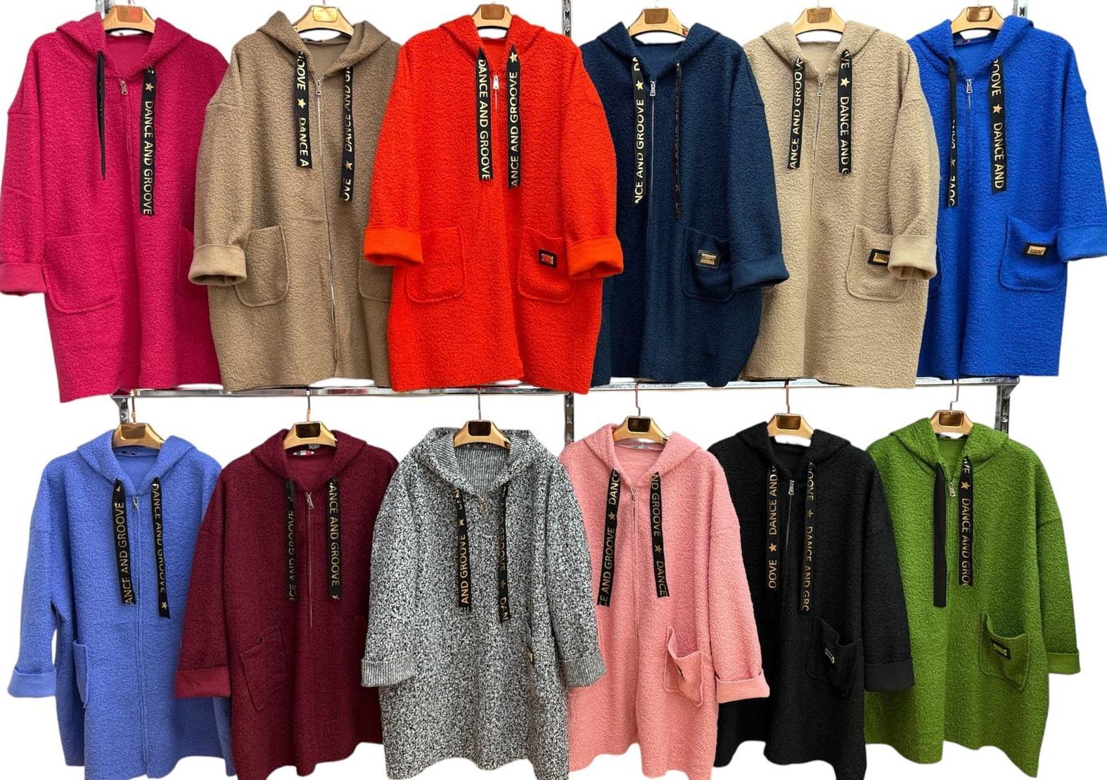 LaCasa GmbH - Großhandel Damenmode - Übergrößen DOB AA70-AA90, Übergrößen Hosen bis 58, Italia Mode | Artikel-Nr. 5375-1 | Übergroße-Jacke | 100% Polyester | Angebot: Damenbekleidung, Herrenbekleidung, Große Größen, Young Fashion, Leather Wear, Sofortprogramme, Orderware | Adresse: La Casa GmbH - Gelsenkirchener Str. 122 - 44649 Herne - Tel: 02131-3837077 - lacasapic@gmail.com