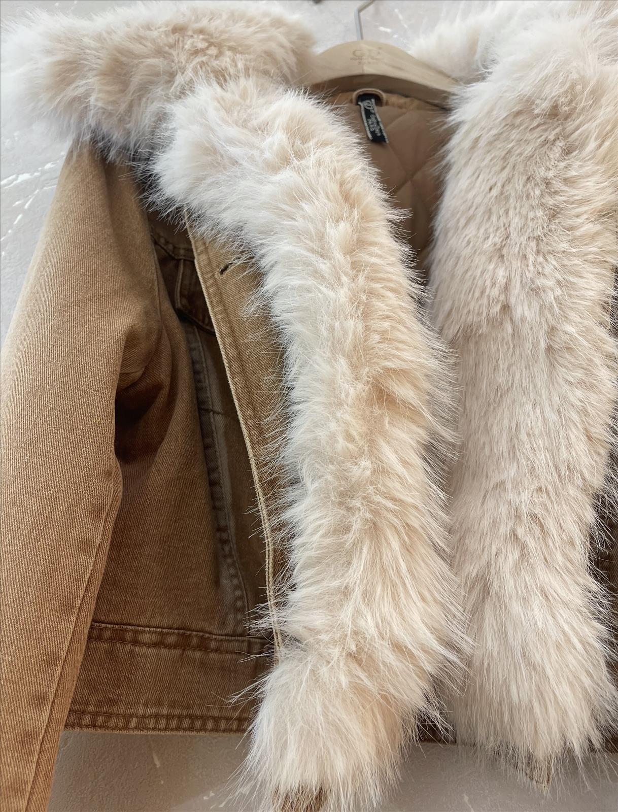 Ala Mode Fashion-DOB;Accessoires;Leather Wear; Young Fashion - Neuss | Kategorie: Jacke | Angebot: Sofortprogramme, Orderware | Adresse: Ala Mode Fashion - Breslauerstr. 8 Raum 113 - 41460 neuss - Tel: 021312091616 - ala-mode@web.de