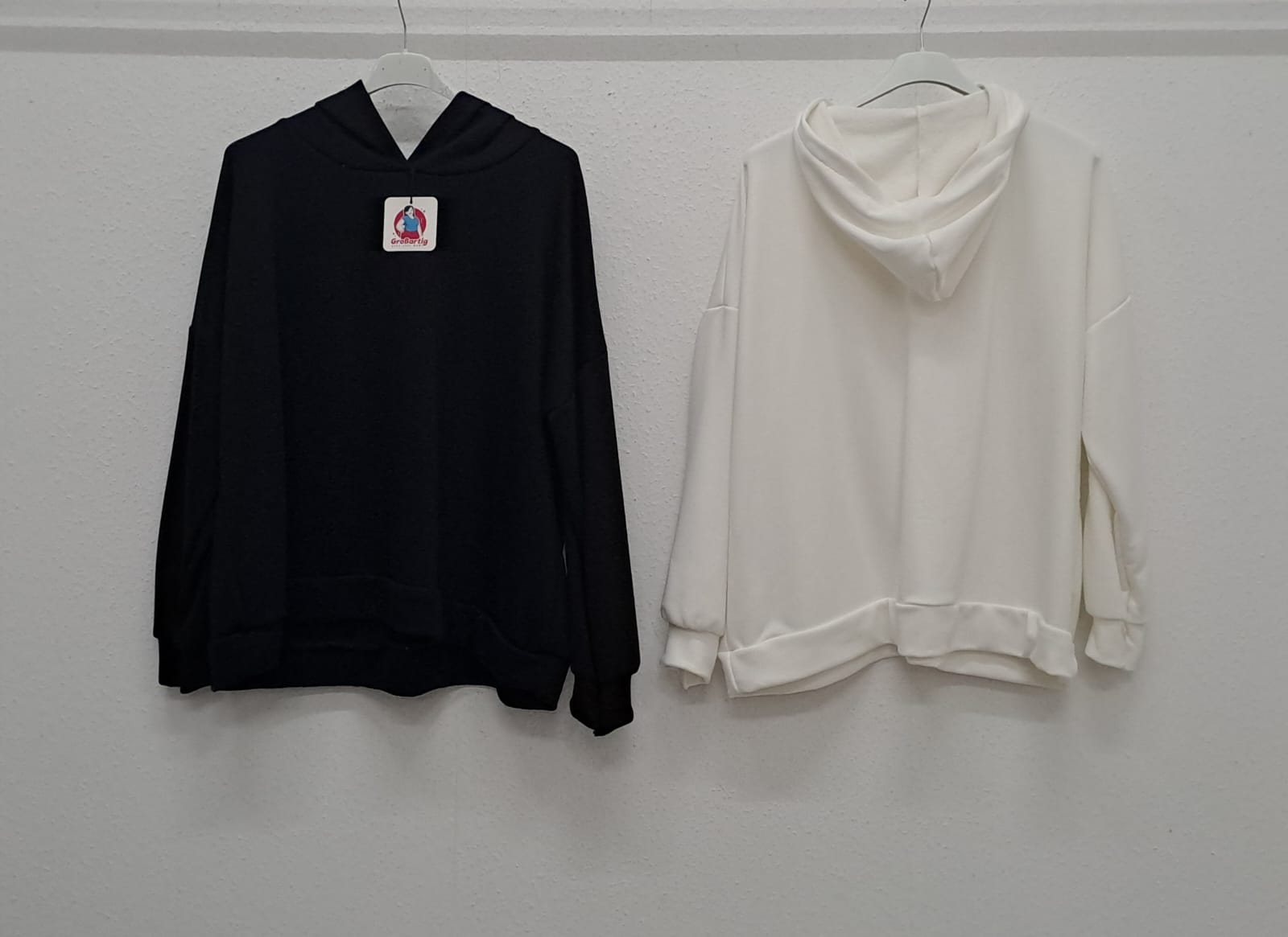 Catchme UG - DOB - Dreieich | Hoodie Einheitsgröße | Artikel-Nr. GR-26414 | GR-26414 | Brustweite 85Lange 80 | Kategorie: Bekleidung (Ab grose 44) / Hoodie | Angebot: Sofortprogramme, Orderware | Adresse: Catchme UG - Otto-Hahn Str. 24 - 63303 Dreieich - Tel: +49 (0)6103 – 39891 10 - grossartig9@gmail.com