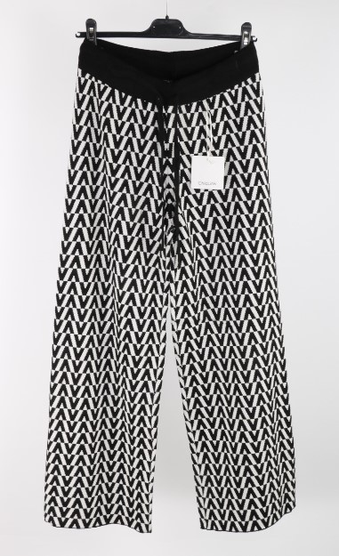 Hier geht's zum Shop von: olluni fashion GmbH - DOB-HAHA-Accessoires-Schuhe-Young-Fashion-Leder-Große Größen - Hamburg | black | Kategorie: Hosen | Adresse: olluni fashion GmbH - Modering 5, Haus D, 5 Etage - 22457 Hamburg - Tel: 040 55598886 - info@olluni.de | Angebot: Damenbekleidung, Damen Accessoires, Große Größen, Young Fashion, Leather Wear, Sofortprogramme, Orderware