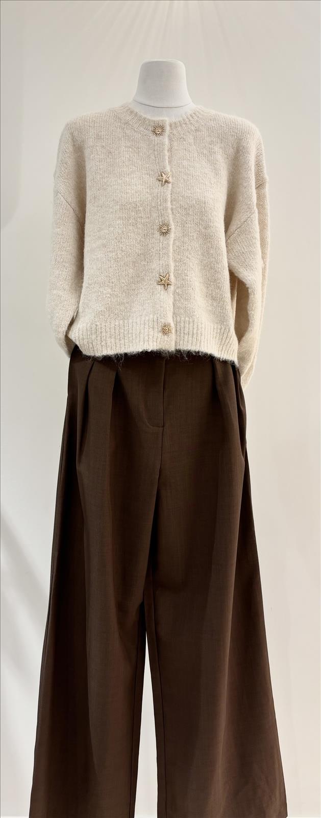 E-Vitale Shoes - BIONDINI Großhandel Wholesale - hochwertige italienische Schuhe direkt ab Fabrik | Artikel-Nr. E8048 god | Pulli (LOT) 6 Stk | 45% RECYCLED POLYESTERE, 20% POLYAMIDE, 10% WOOL, 8% ACRYLIC, 1% ELASTANE | Kategorie: Damenbekleidung / Pulli (LOT) | Angebot: Damenbekleidung, Damen Accessoires, Herren Accessoires, Schuhe, Young Fashion, Leather Wear, Sofortprogramme, Orderware | Adresse: E-VITALE SHOES - Raum 114 - Breslauer Str. 8 - 41460 Neuss - Tel: 02131/3868532 - service@evitale-shoes.eu