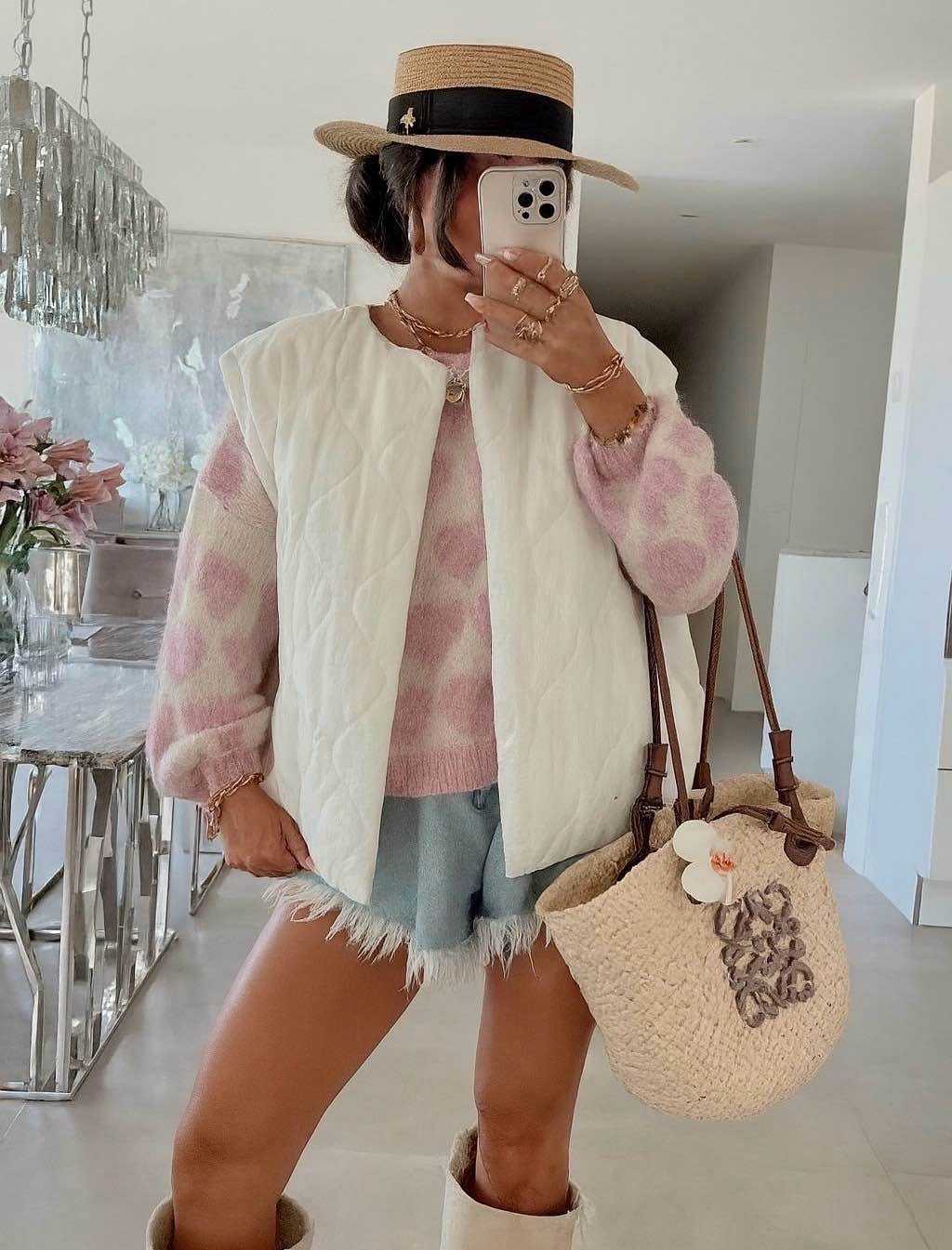 Hier geht's zum Shop von: Ala Mode Fashion-DOB;Accessoires;Leather Wear; Young Fashion - Neuss | Kategorie: Weste | Adresse: Ala Mode Fashion - Breslauerstr. 8 Raum 113 - 41460 neuss - Tel: 021312091616 - ala-mode@web.de | Angebot: Sofortprogramme, Orderware