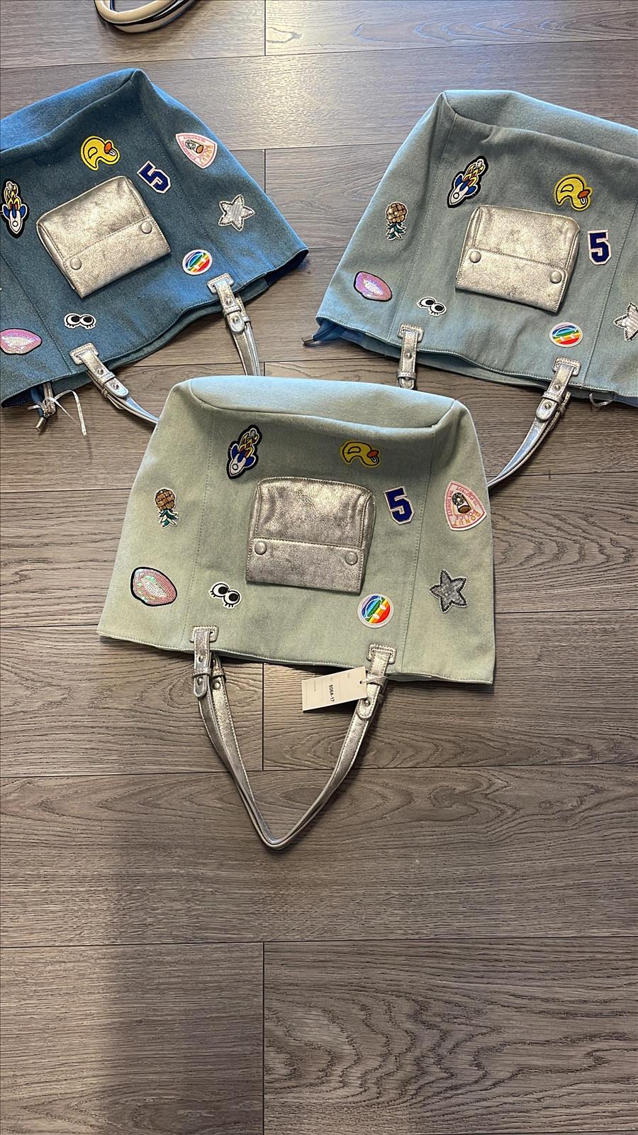 Hier geht's zum Shop von: König Taschen Großhandel - Taschen, Abendtaschen, Schuhe | Ausgefallen Taschen | Artikel-Nr. 1854-2025 | ausgefallen Tasche Jeans | Adresse: König Taschen Großhandel - Otto-Hahn-Str. 17 - 63303 Dreieich - Tel: 06103 9606249 - koenig.taschen63303@gmail.com | Angebot: Damen Accessoires, Leather Wear, Sofortprogramme