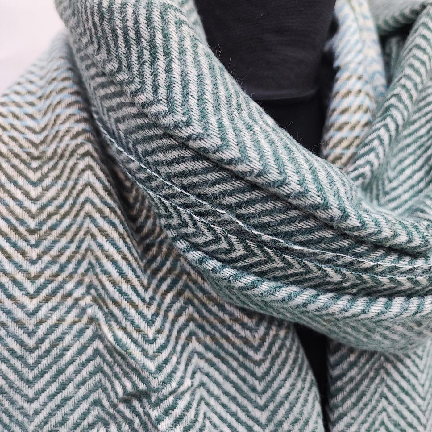YOU ACCESSOIRES GMBH | Kategorie: WinterSchals & WinterLoop | Angebot: Damenbekleidung, Damen Accessoires, Herren Accessoires, Dessous, Beach Wear, Sofortprogramme, Orderware | Adresse: YOU ACCESSOIRES GMBH - ANTON-KUX-STR 2 (B008) - 41460 NEUSS - Tel: 02131 3149949 - YOUACCESSOIRES1668@HOTMAIL.COM
