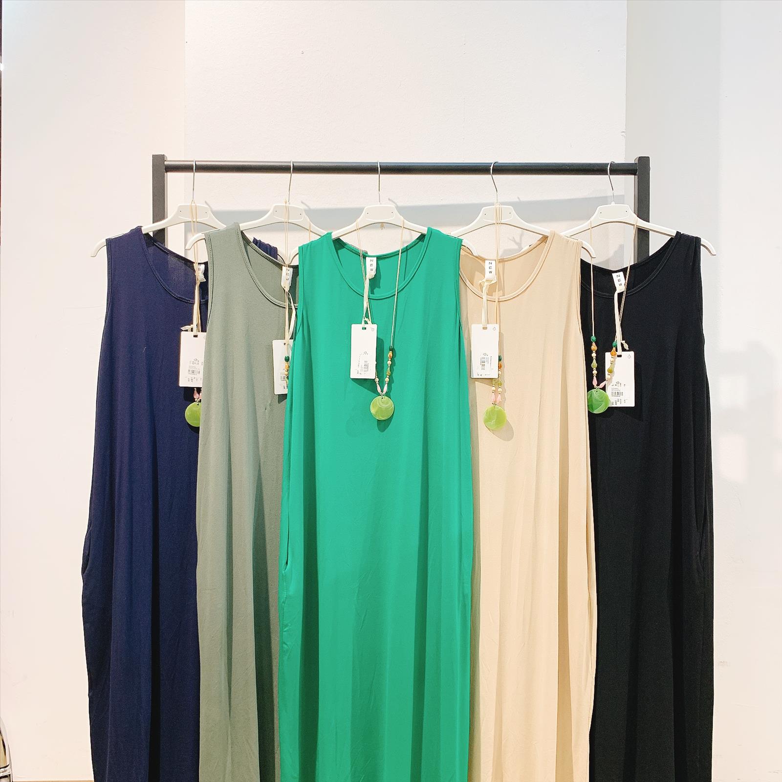 Hier geht's zum Shop von: CAS CARA by Cherry´s GmbH - Damenbekleidung Pronto Moda | Artikel-Nr. MS-8062 | KLEID | 95% VISKOS5% ELASTOMER | Kategorie: TUNIKEN & KLEIDER | Adresse: Cherry´s GmbH - Breslauer Str. 1 - 41460 Neuss - Tel: 021313843120 - cherrysgmbh@gmail.com | Angebot: Damenbekleidung, Young Fashion, Sofortprogramme, Orderware