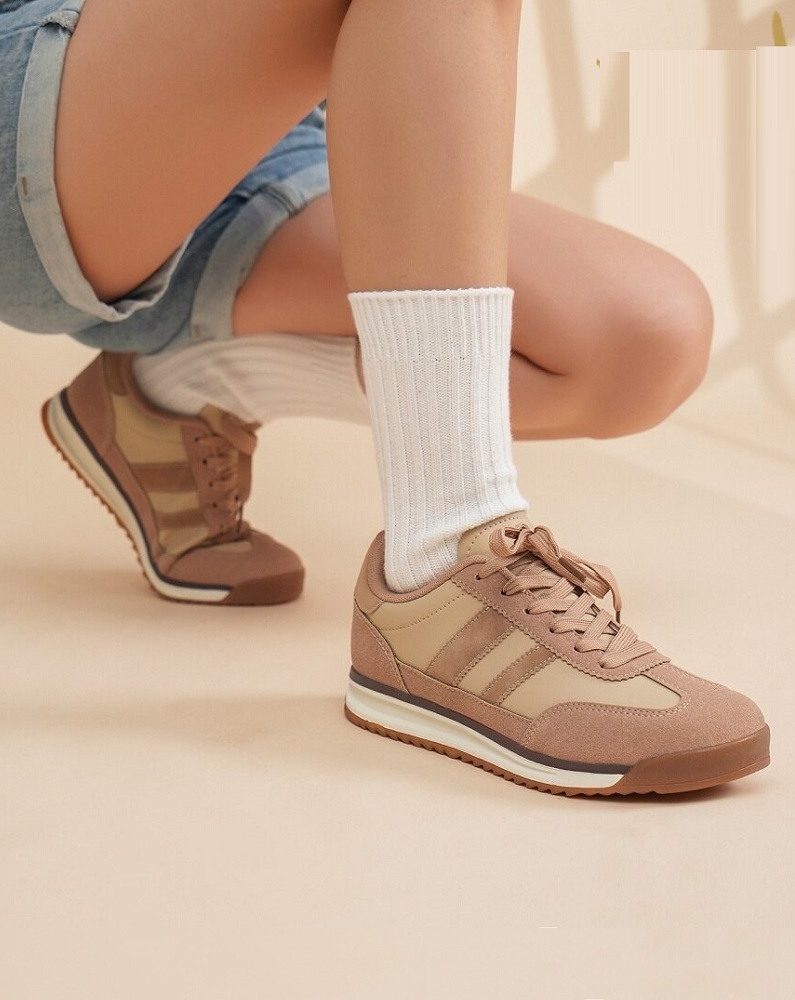 Hier geht's zum Shop von: Lujah Shoes (Schuhgrosshandel) | Artikel-Nr. 25003 | Sneakers/GOW | Kategorie: Freizeitschuhe/Sneakers | Adresse: Lujah Shoes - Doesburgstraat 5 - 5651BD Eindhoven - Tel: 0031642235368 - lujah-schuh@hotmail.com | Angebot: Schuhe, Große Größen, Kinder & Teens, Young Fashion, Leather Wear