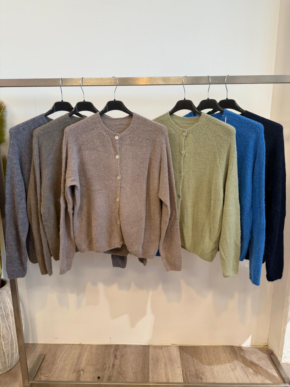 TrendHubb - DOB - Hamburg | Kategorie: Autumn | Angebot: Sofortprogramme, Orderware | Adresse: TrendHubb - Modering 3 - 22457 Hamburg - Tel: 017680504417 - trendhubb@outlook.com