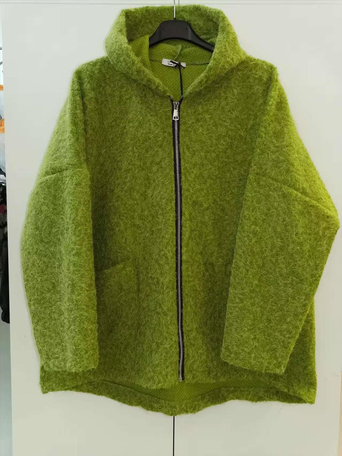 KaiXuan Mode GmbH - DOB, Young Fashion - Hamburg | Apfelgrün | Kategorie: Mantel - Jacke | Angebot: Damenbekleidung, Herrenbekleidung, Damen Accessoires, Große Größen, Young Fashion, Sofortprogramme, Orderware | Adresse: KaiXuan Mode GmbH - Modering 3 Haus B Raum 338 - 22457 Hamburg - Tel: 040-58964150 - shixiongwei1@163.com