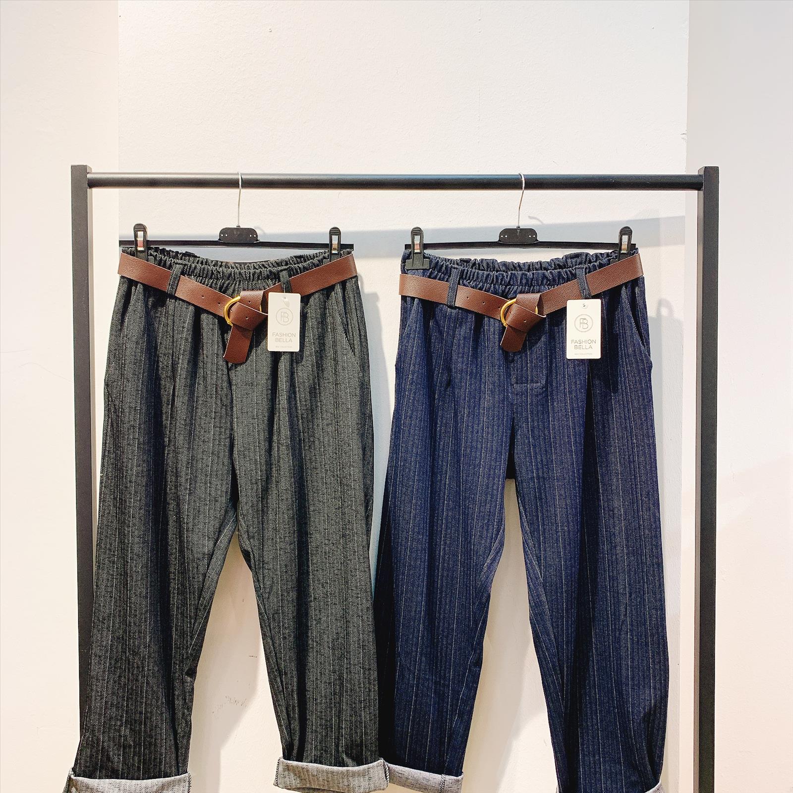 CAS CARA by Cherry´s GmbH - Damenbekleidung Pronto Moda | Artikel-Nr. FB-7683 | HOSE | 65% COTTON30% POLYESTER5% ELASTOMER | Kategorie: HOSEN | Angebot: Damenbekleidung, Young Fashion, Sofortprogramme, Orderware | Adresse: Cherry´s GmbH - Breslauer Str. 1 - 41460 Neuss - Tel: 021313843120 - cherrysgmbh@gmail.com