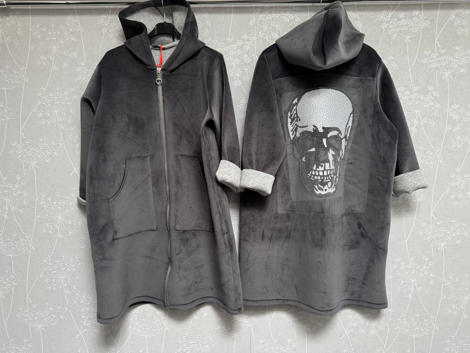 Catchme UG - DOB - Dreieich | Jacke | Artikel-Nr. NB-26590 | NB-26590 | AA 64cmLänge 96cm | Kategorie: Bekleidung (bis grose 42) / Jacke | Angebot: Sofortprogramme, Orderware | Adresse: Catchme UG - Otto-Hahn Str. 24 - 63303 Dreieich - Tel: +49 (0)6103 – 39891 10 - grossartig9@gmail.com
