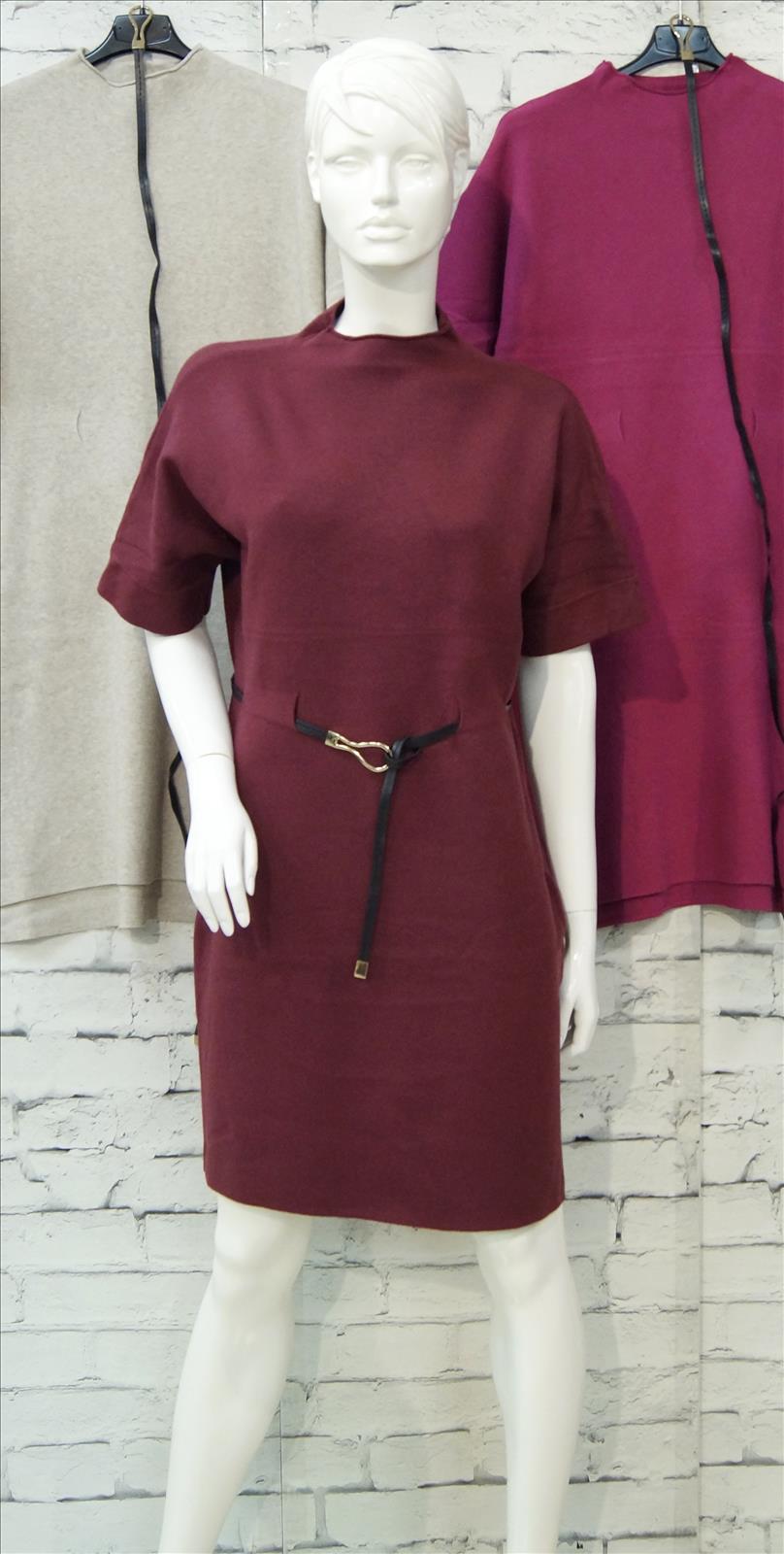 Bhatti Mode GmbH - Young fashion, DOB - Blusen, Hosen Jacken, Jeans, Kleider, Pullover etc. | Artikel-Nr. 16716 | Strickkleid | # Strickkleid mit Stehkragen ## 1/2 Ärmel ## A-A 55cm # # überschnittene Schulter ## elastisch ## 50%Viskose,28%Polyamid,22%Modal # | Kategorie: Kleid | Angebot: Damenbekleidung, Young Fashion, Sofortprogramme | Adresse: Bhatti Mode GmbH - Breslauer Str. 8 - 41460 Neuss - Tel: 02131-130004 - gurdip-bhatti@t-online.de