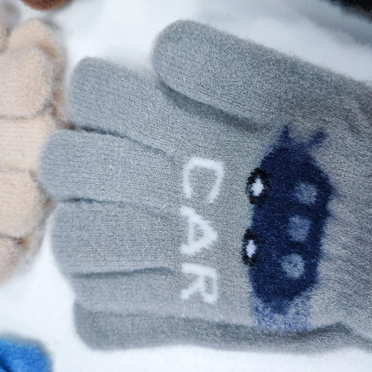 YOU ACCESSOIRES GMBH | Kategorie: Handschuhe / Winter Handschuhe | Angebot: Damenbekleidung, Damen Accessoires, Herren Accessoires, Dessous, Beach Wear, Sofortprogramme, Orderware | Adresse: YOU ACCESSOIRES GMBH - ANTON-KUX-STR 2 (B008) - 41460 NEUSS - Tel: 02131 3149949 - YOUACCESSOIRES1668@HOTMAIL.COM
