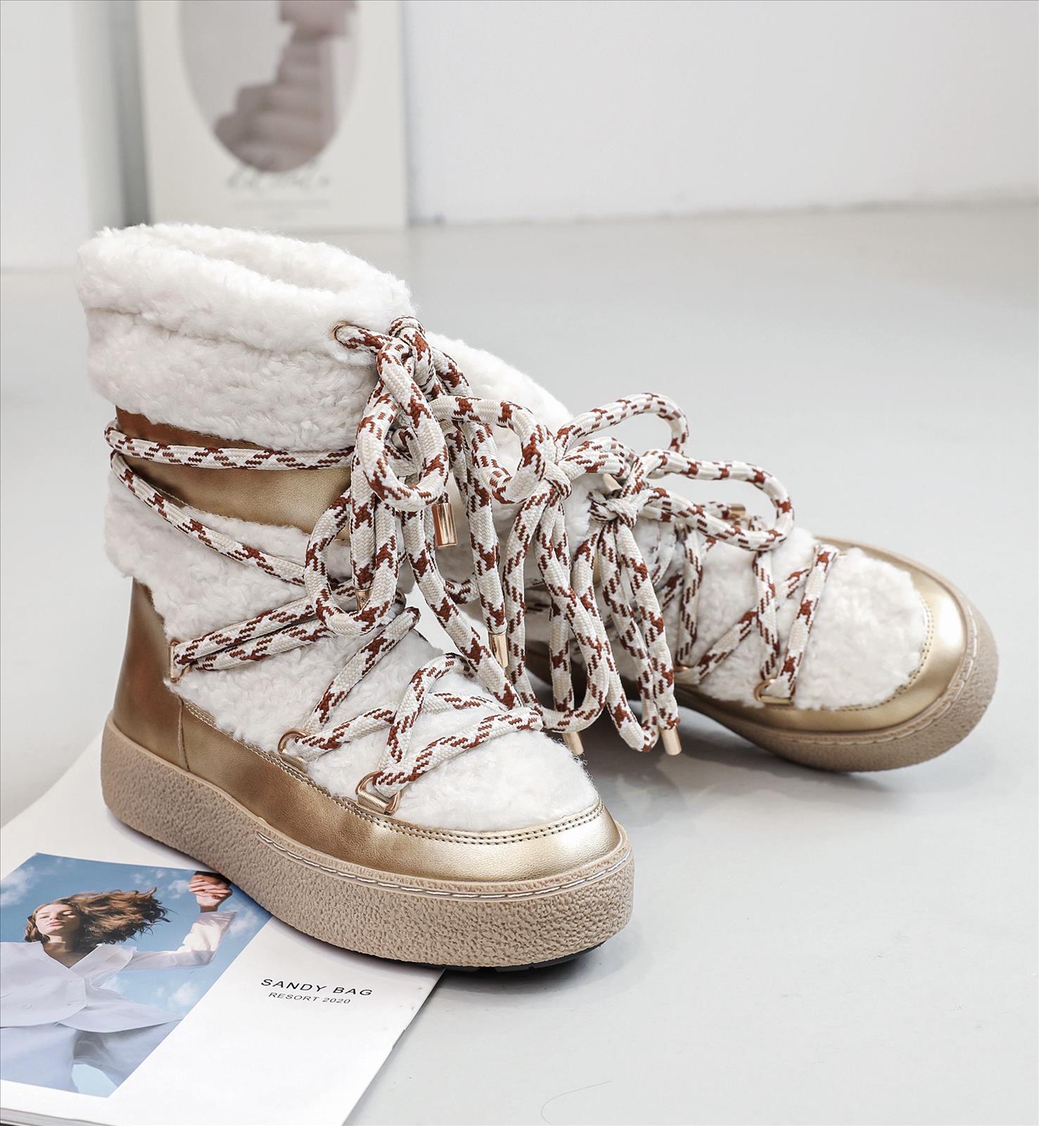 Ala Mode Fashion-DOB;Accessoires;Leather Wear; Young Fashion - Neuss | Artikel-Nr. LT33-21 | Fell Boots (Lot) | 1x36 2x37 3x38 3x39 2x40 1x41 | Kategorie: Schuhe / Fell Boots (Lot) | Angebot: Sofortprogramme, Orderware | Adresse: Ala Mode Fashion - Breslauerstr. 8 Raum 113 - 41460 neuss - Tel: 021312091616 - ala-mode@web.de