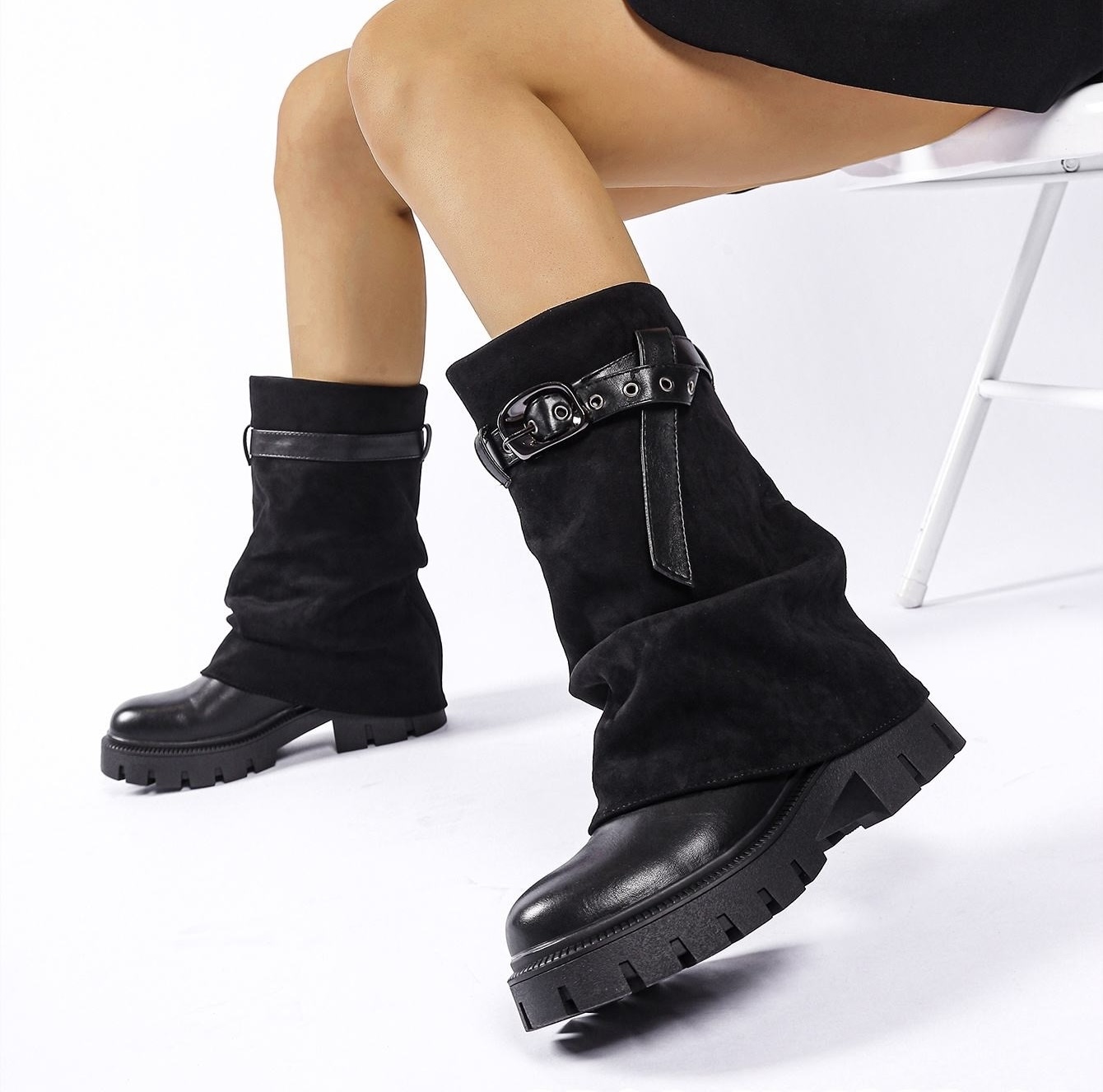 E-Vitale Shoes - BIONDINI Großhandel Wholesale - hochwertige italienische Schuhe direkt ab Fabrik | Kategorie: Damenschuhe / Stiefel (LOT) | Angebot: Damenbekleidung, Damen Accessoires, Herren Accessoires, Schuhe, Young Fashion, Leather Wear, Sofortprogramme, Orderware | Adresse: E-VITALE SHOES - Raum 114 - Breslauer Str. 8 - 41460 Neuss - Tel: 02131/3868532 - service@evitale-shoes.eu