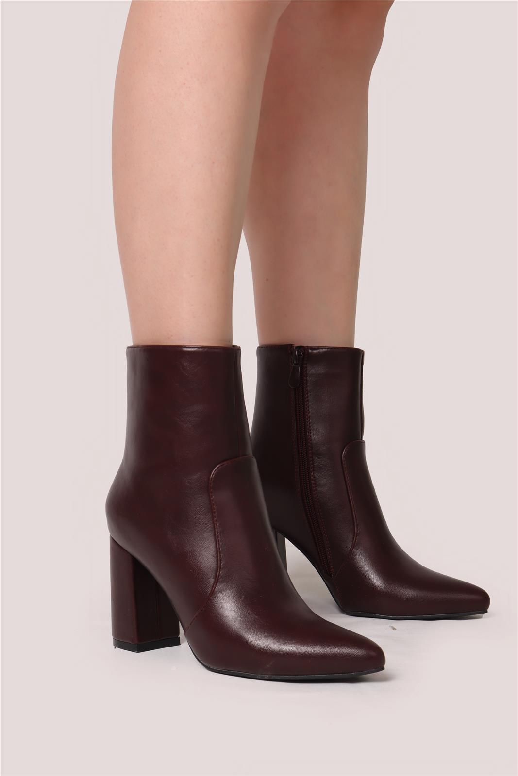 E-Vitale Shoes - BIONDINI Großhandel Wholesale - hochwertige italienische Schuhe direkt ab Fabrik | Kategorie: Damenschuhe / Stiefel (LOT) | Angebot: Damenbekleidung, Damen Accessoires, Herren Accessoires, Schuhe, Young Fashion, Leather Wear, Sofortprogramme, Orderware | Adresse: E-VITALE SHOES - Raum 114 - Breslauer Str. 8 - 41460 Neuss - Tel: 02131/3868532 - service@evitale-shoes.eu