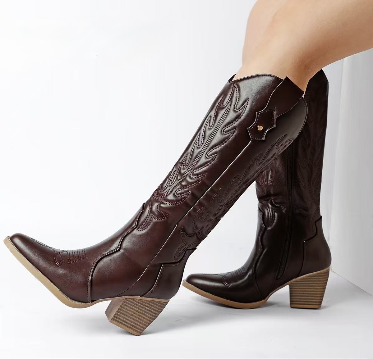E-Vitale Shoes - BIONDINI Großhandel Wholesale - hochwertige italienische Schuhe direkt ab Fabrik | Kategorie: Damenschuhe / Stiefel (LOT) | Angebot: Damenbekleidung, Damen Accessoires, Herren Accessoires, Schuhe, Young Fashion, Leather Wear, Sofortprogramme, Orderware | Adresse: E-VITALE SHOES - Raum 114 - Breslauer Str. 8 - 41460 Neuss - Tel: 02131/3868532 - service@evitale-shoes.eu