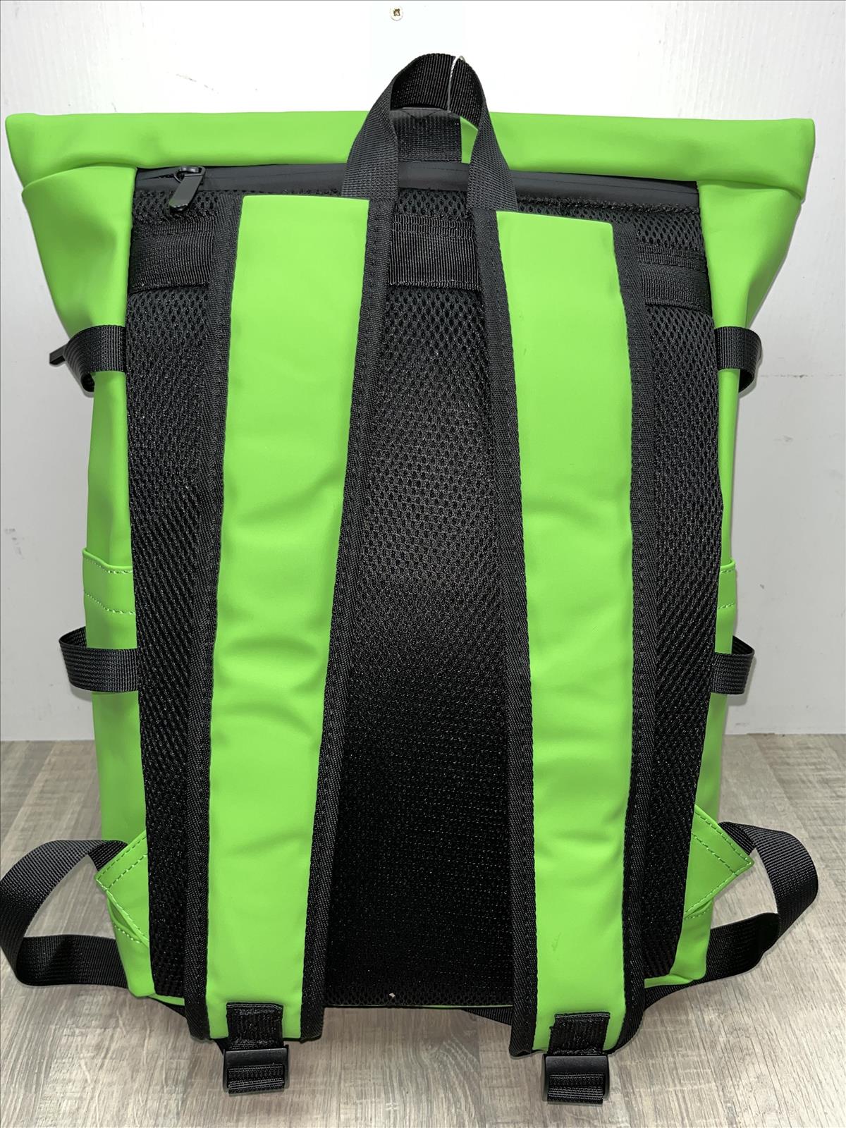 Hier geht's zum Shop von: likebag by Longda Moda GmbH - Accessoires; Beachwear; Young Fashion; Leatherwear; Landhausmode - Neuss | Adresse: LD Fashion GmbH - Anton-Kux-Straße 2 - 41460 Neuss - Tel: 021314082852 - likebag@gmx.de | Angebot: Sofortprogramme, Orderware