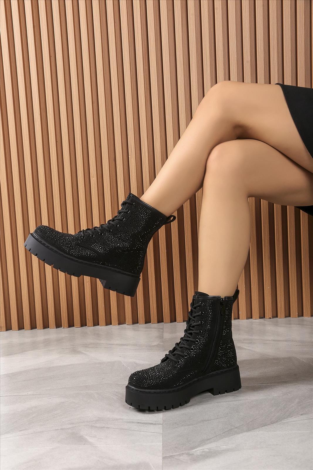 Hier geht's zum Shop von: E-Vitale Shoes - BIONDINI Großhandel Wholesale - hochwertige italienische Schuhe direkt ab Fabrik | Kategorie: Damenschuhe / Stiefeletten (LOT) | Adresse: E-VITALE SHOES - Raum 114 - Breslauer Str. 8 - 41460 Neuss - Tel: 02131/3868532 - service@evitale-shoes.eu | Angebot: Damenbekleidung, Damen Accessoires, Herren Accessoires, Schuhe, Young Fashion, Leather Wear, Sofortprogramme, Orderware