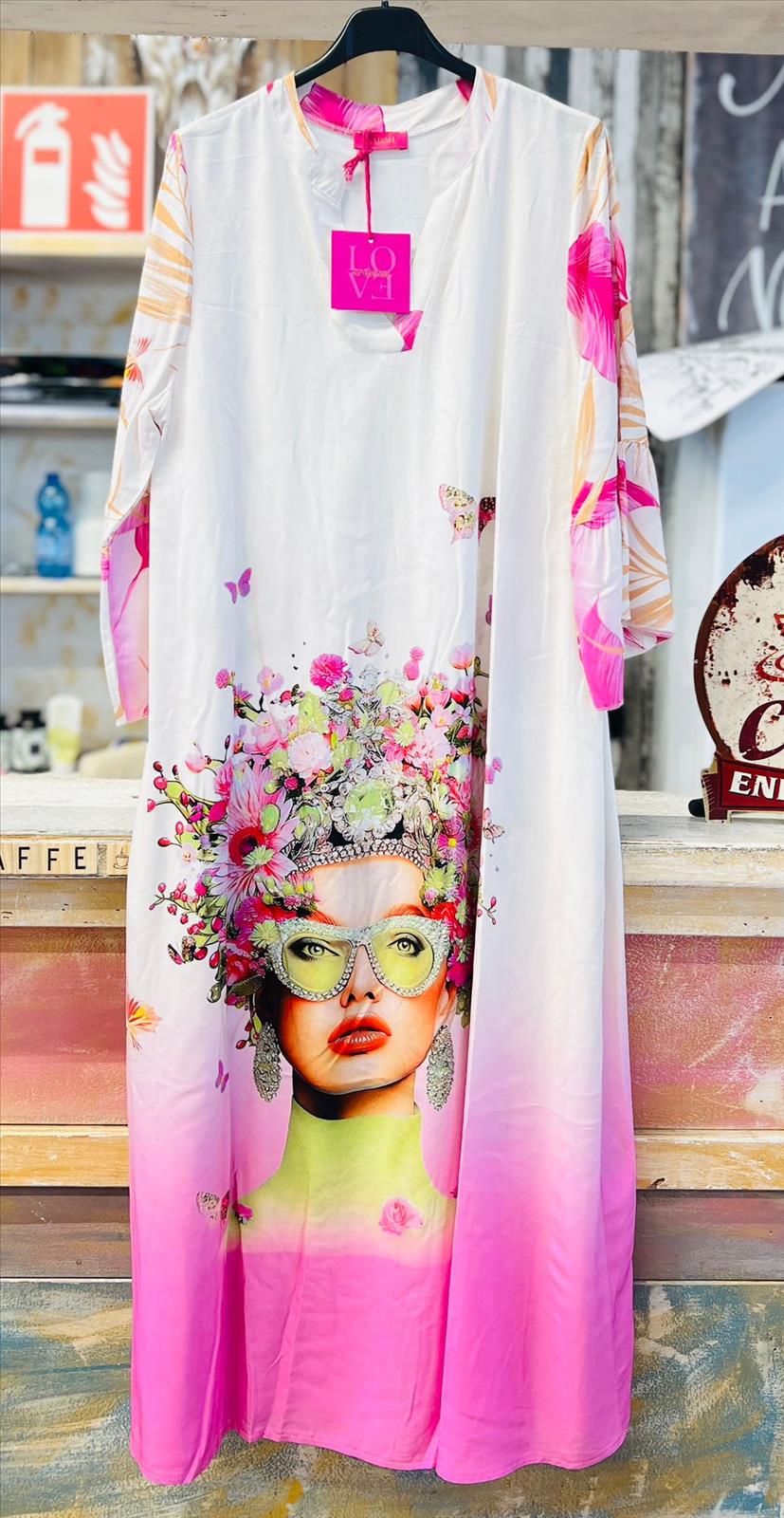 Hier geht's zum Shop von: Element of Joy - Damenbekleidung und Accessoires - Wiesbaden | Kleid | Artikel-Nr. 1123 | Kategorie: Kleider | Adresse: Element of Joy - Marktstraße 27 - 65183 Wiesbaden - Tel: 01628583468 - elementofjoy1@gmail.com | Angebot: Damenbekleidung, Damen Accessoires, Schuhe