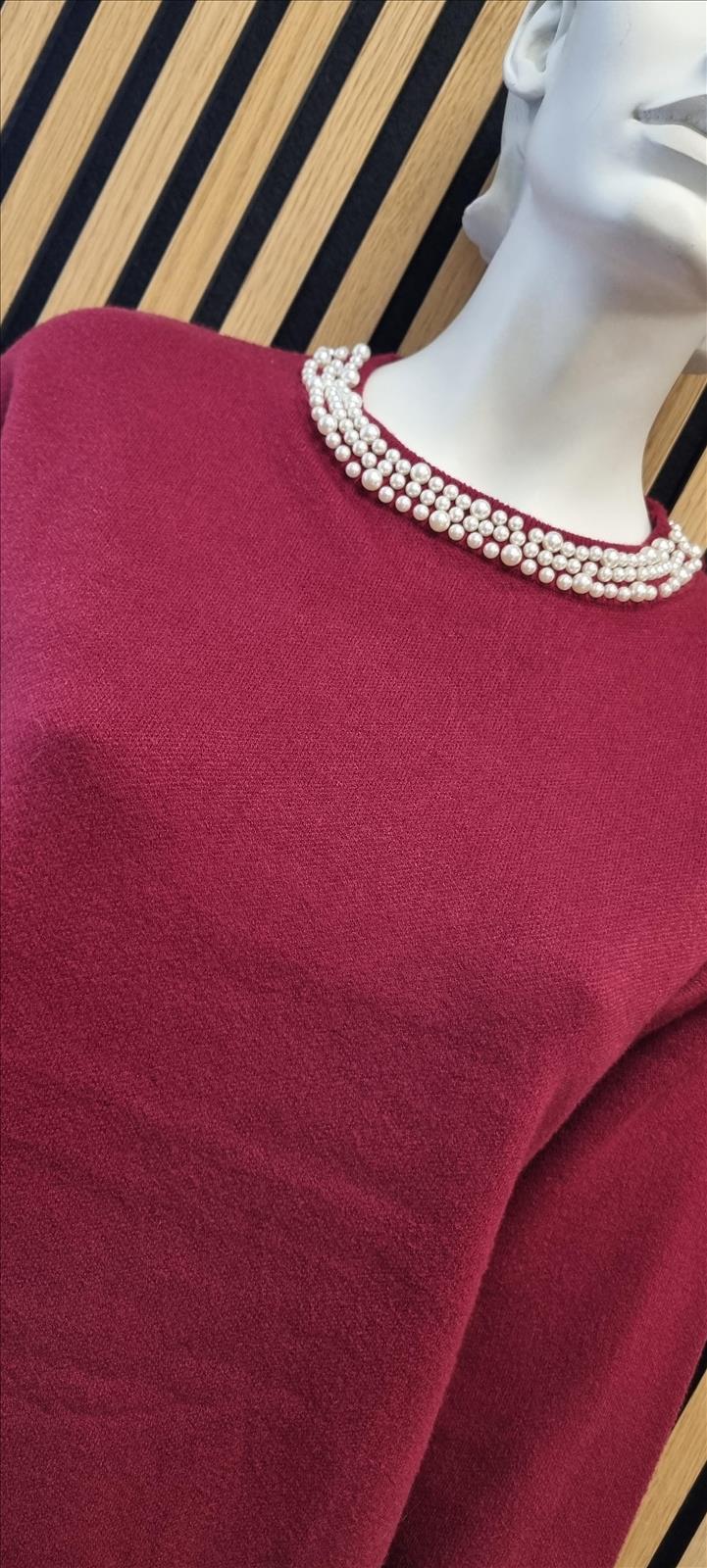 Hier geht's zum Shop von: Macco Moda GmbH Le Bonbon - DOB - Neuss | Kategorie: Pullover | Adresse: Macco Moda GmbH - Le Bonbon - Anton-Kux-Str. 2 B201 - 41460 Neuss - Tel: +49 17680315577 - maccomoda@outlook.com | Angebot: Damenbekleidung, Damen Accessoires, Herren Accessoires, Große Größen, Young Fashion, Sofortprogramme, Orderware