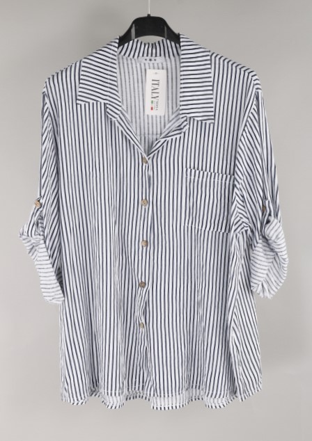 Hier geht's zum Shop von: olluni fashion GmbH - DOB-HAHA-Accessoires-Schuhe-Young-Fashion-Leder-Große Größen - Hamburg | Artikel-Nr. 55038-3 | Leinen Streifen Bluse | Kategorie: Leinenstoffe | Adresse: olluni fashion GmbH - Modering 5, Haus D, 5 Etage - 22457 Hamburg - Tel: 040 55598886 - info@olluni.de | Angebot: Damenbekleidung, Damen Accessoires, Große Größen, Young Fashion, Leather Wear, Sofortprogramme, Orderware