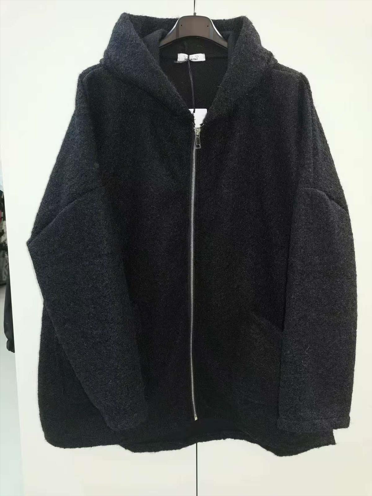 KaiXuan Mode GmbH - DOB, Young Fashion - Hamburg | Schwarz | Kategorie: Mantel - Jacke | Angebot: Damenbekleidung, Herrenbekleidung, Damen Accessoires, Große Größen, Young Fashion, Sofortprogramme, Orderware | Adresse: KaiXuan Mode GmbH - Modering 3 Haus B Raum 338 - 22457 Hamburg - Tel: 040-58964150 - shixiongwei1@163.com