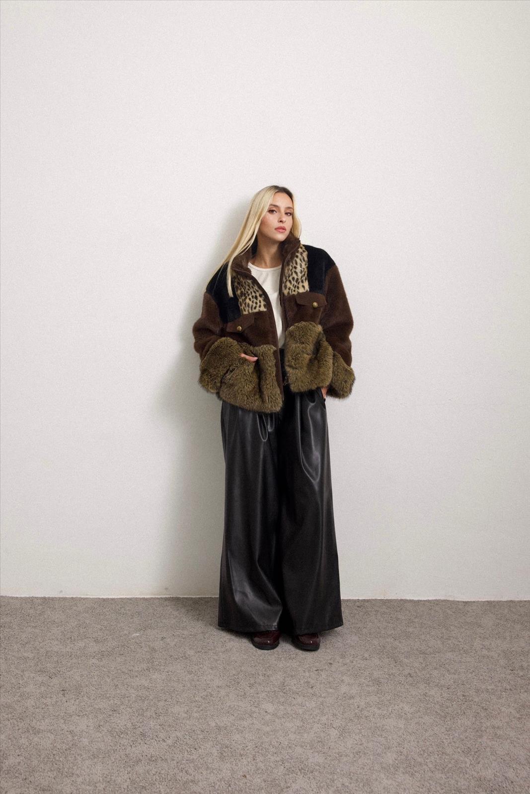 Ala Mode Fashion-DOB;Accessoires;Leather Wear; Young Fashion - Neuss | Kategorie: Mantel | Angebot: Sofortprogramme, Orderware | Adresse: Ala Mode Fashion - Breslauerstr. 8 Raum 113 - 41460 neuss - Tel: 021312091616 - ala-mode@web.de