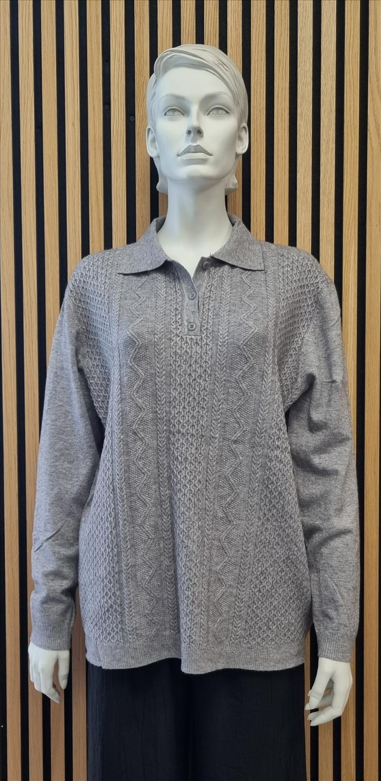 Macco Moda GmbH Le Bonbon - DOB - Neuss | Kategorie: Pullover | Angebot: Damenbekleidung, Damen Accessoires, Herren Accessoires, Große Größen, Young Fashion, Sofortprogramme, Orderware | Adresse: Macco Moda GmbH - Le Bonbon - Anton-Kux-Str. 2 B201 - 41460 Neuss - Tel: +49 17680315577 - maccomoda@outlook.com
