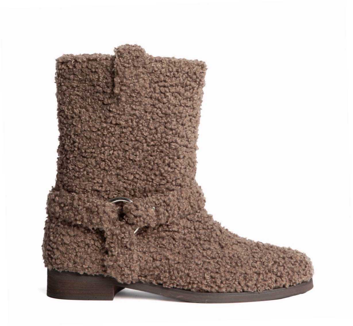 E-Vitale Shoes - BIONDINI Großhandel Wholesale - hochwertige italienische Schuhe direkt ab Fabrik | Kategorie: Damenschuhe / Stiefel (LOT) | Angebot: Damenbekleidung, Damen Accessoires, Herren Accessoires, Schuhe, Young Fashion, Leather Wear, Sofortprogramme, Orderware | Adresse: E-VITALE SHOES - Raum 114 - Breslauer Str. 8 - 41460 Neuss - Tel: 02131/3868532 - service@evitale-shoes.eu